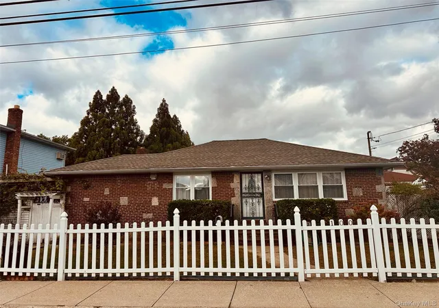 Single family home for sale at 100 Memphis Ave, Floral Park, NY 11001 | MLS# 934309 | Listing updated on 2026-03-25
