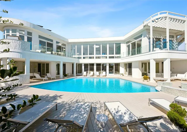 Photo 2 of Mansion for sale at 9 Mitchell Dunes Ln, Amagansett, NY 11930 | MLS# 934317 | Listing updated on 2025-11-14