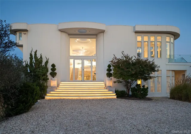 Photo 3 of Single family home for sale at 9 Mitchell Dunes Ln, Amagansett, NY 11930 | MLS# 934317 | Listing updated on 2025-11-14