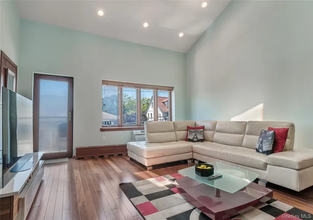 5th image of 208 Beach 124Th St #6, Rockaway Park, NY 11694 | MLS# 934325
