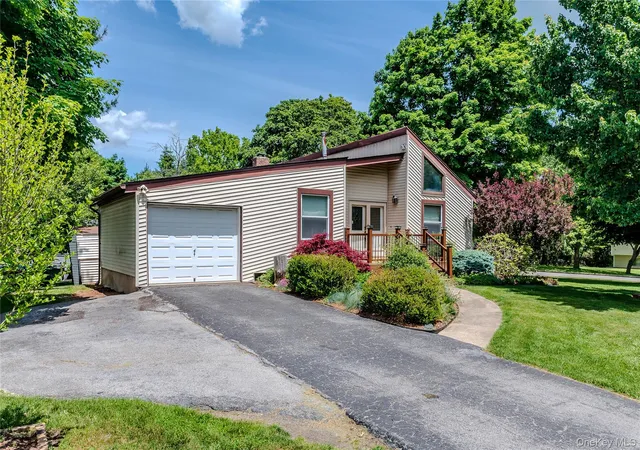 Homes for sale in Goshen, NY | 20 Cherrywood Dr, Goshen, NY 10924 | MLS# 934484