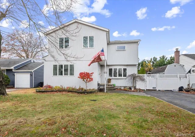 Single family home for sale at 44 E End Ave, Hicksville, NY 11801 | MLS# 934568 | Listing updated on 2026-01-17