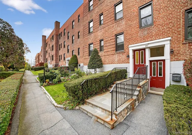 Homes for sale in Greenburgh, NY | 14 S Broadway, Greenburgh, NY 10522