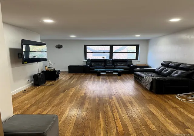 1st image of 94 10 59th Ave #2J, Elmhurst, NY 11373 | MLS# 934762