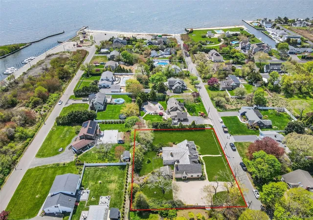 2nd image of 249 Gerritsen Ave, Bayport, NY 11705 | MLS# 934770