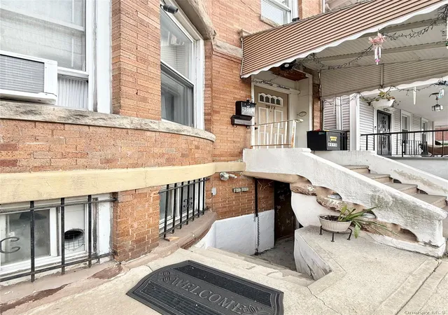 Photo 2 of Sale Pending at 9013 77th St, Woodhaven, NY 11421 | MLS# 934771 | Listing updated on 2026-02-10