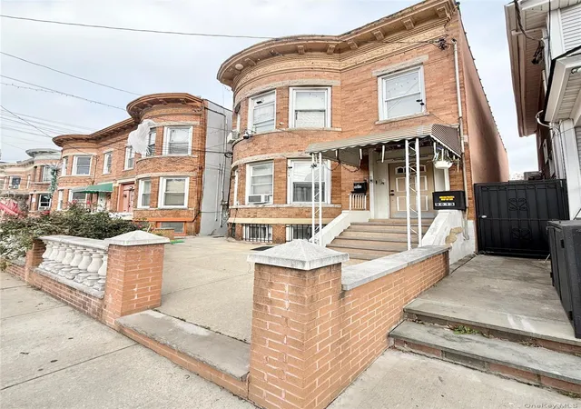 Photo 3 of Sale Pending at 9013 77th St, Woodhaven, NY 11421 | MLS# 934771 | Listing updated on 2026-02-10
