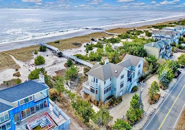 Homes for sale in Southampton, NY | 605 Dune Rd, Southampton, NY 11977 | MLS# 934969
