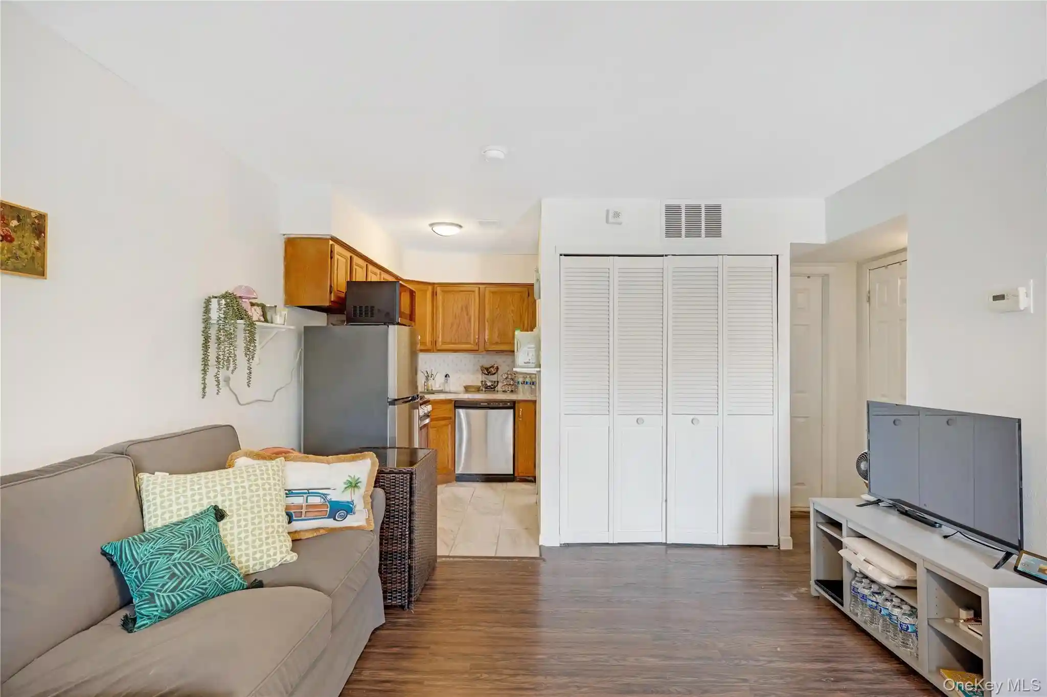 Listing Photo 2 - Condo for sale in 17A Gregory Ln located at 17A Gregory Ln, New York, NY 10314 - Unit 17A Gregory Ln