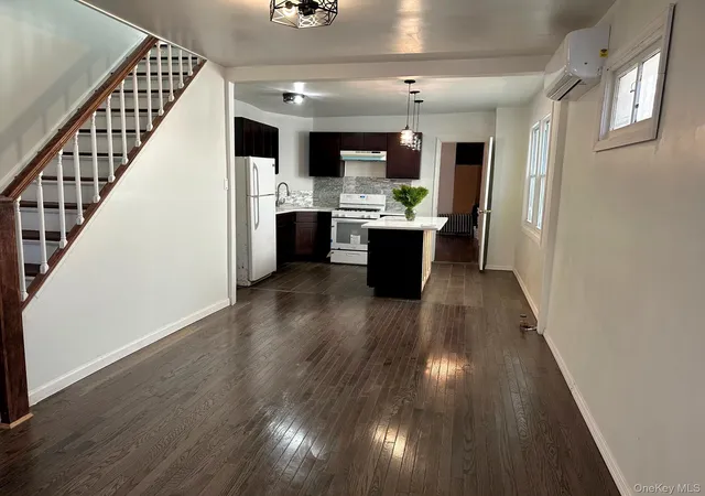 Photo 3 of Sale Pending at 11650 128th Street, New York, NY 11420 | MLS# 935274 | Listing updated on 2026-07-31