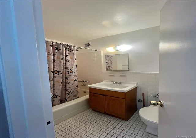 2nd image of 94-30 59Th Ave, Elmhurst, NY 11373