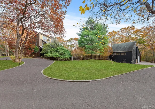 Photo 2 of Manufactured home for sale at 23 Scrimshaw Ln, Amagansett, NY 11930 | MLS# 935520 | Listing updated on 2025-12-04