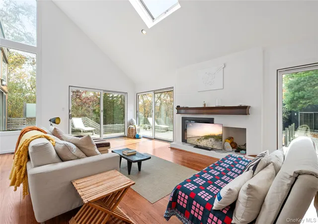 Photo 3 of Manufactured home for sale at 23 Scrimshaw Ln, Amagansett, NY 11930 | MLS# 935520 | Listing updated on 2025-12-04