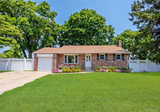 Photo 3 of Sale Pending at 1563 Baldwin Blvd, Islip, NY 11706 | MLS# 935629 | Listing updated on 2026-08-13