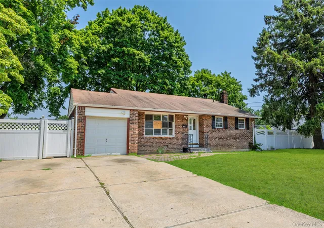 Photo 3 of Sale Pending at 1563 Baldwin Blvd, Islip, NY 11706 | MLS# 935629 | Listing updated on 2026-08-13