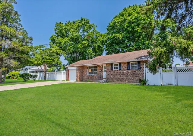 Photo 4 of Sale Pending at 1563 Baldwin Blvd, Islip, NY 11706 | MLS# 935629 | Listing updated on 2026-08-13