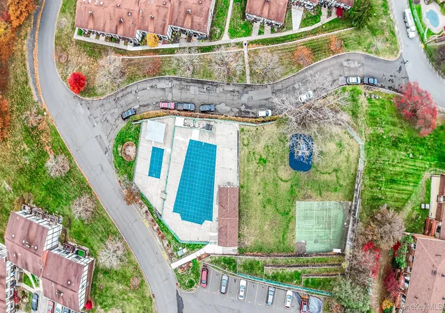 Listing Photo 2 - Condo for sale in building located at 117 Buckingham Ct, Pomona, NY 10970 - Unit #