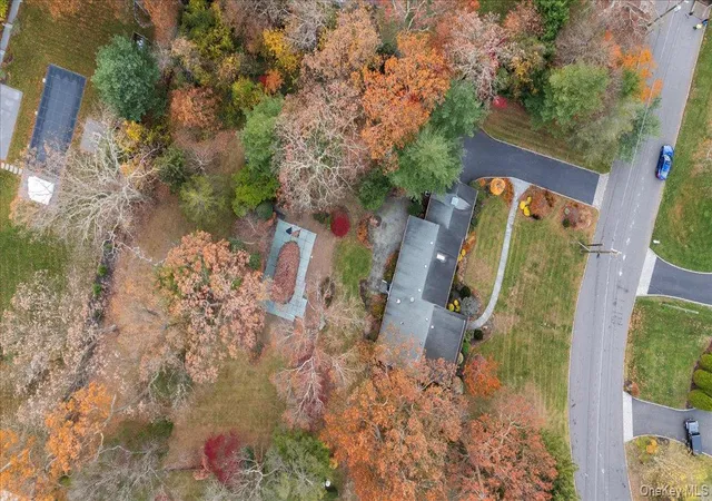 8th image of 7 The Rise, Woodbury, NY 11797 | MLS# 935692