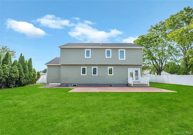 Photo 3 of Sale Pending at 123 Cayuga Ave, Deer Park, NY 11729 | MLS# 935776 | Listing updated on 2026-02-26