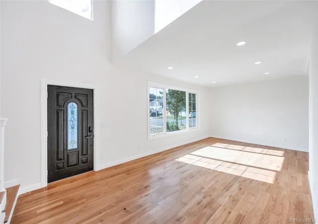 Photo 3 of Sale Pending at 123 Cayuga Ave, Deer Park, NY 11729 | MLS# 935776 | Listing updated on 2026-02-26