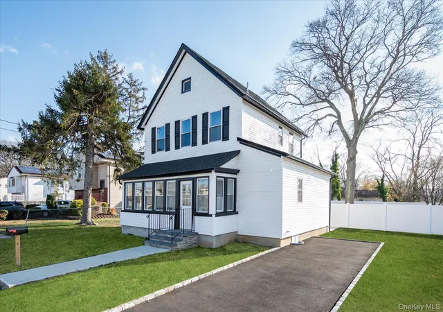 3rd image of 3 Williams Ave, Amityville, NY 11701 | MLS# 935826