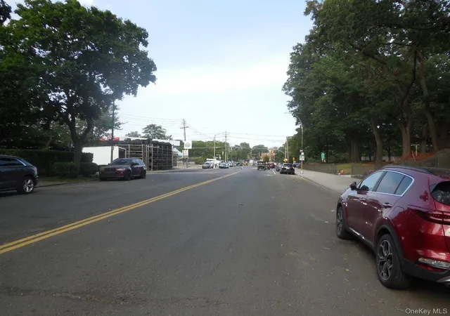 Photo 3 of Single family home for sale at 1183 Grenada Pl, New York, NY 10466 | MLS# 935932 | Listing updated on 2026-08-03