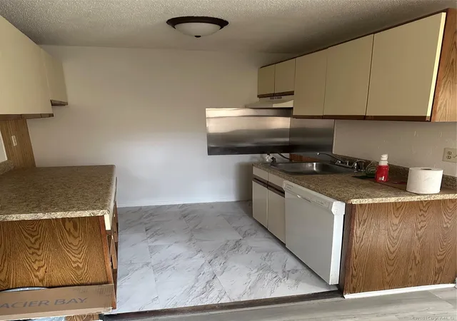 3rd image of 603 Barclay Manor #6C, Newburgh, NY 12550 | MLS# 936143