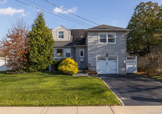 18th image of 208 Island Pkwy W, Island Park, NY 11558 | MLS# 936224