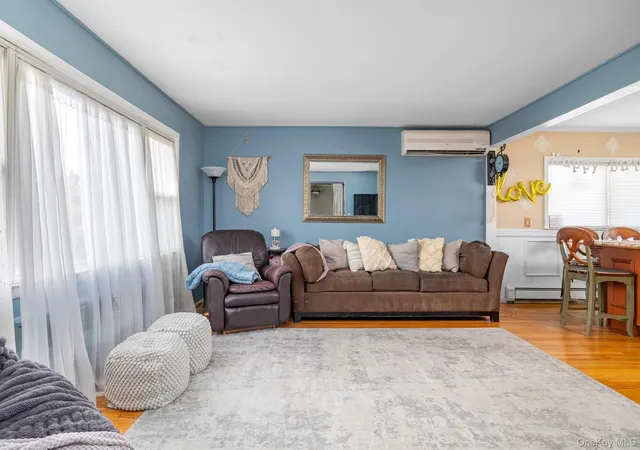 5th image of 208 Island Pkwy W, Island Park, NY 11558 | MLS# 936224