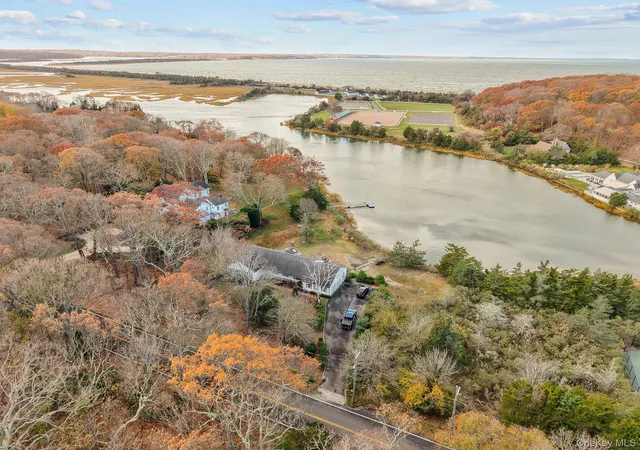 4th image of 46 Mount Grey Rd, Brookhaven, NY 11733 | MLS# 936411