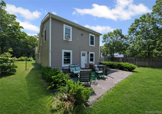 34th image of 1113 Joselson Ave, Bay Shore, NY 11706 | MLS# 936482