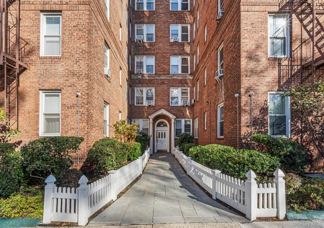 Listing Photo 2 - Condo for sale in building located at 45 Kew Gdns Rd, New York, NY 11415 - Unit #4A