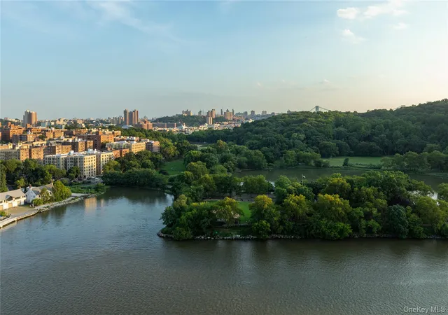 Photo 2 of House for sale at 2400 Johnson Ave #11K, New York, NY 10463 | MLS# 936771 | Listing updated on 2026-09-30