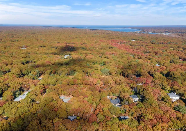 Photo 4 of Land for sale at 38 Wooded Oak Ln, East Hampton, NY 11937 | MLS# 936827 | Listing updated on 2025-11-20