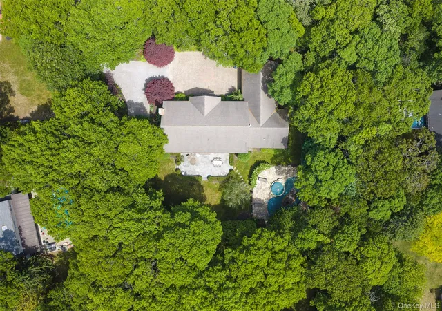 22nd image of 10 Emerson Ct, Hampton Bays, NY 11946 | MLS# 936846