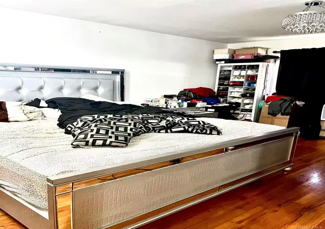 Photo 3 of House for sale at 1009 166th Street, Whitestone, NY 11357 | MLS# 936856 | Listing updated on 2026-03-14
