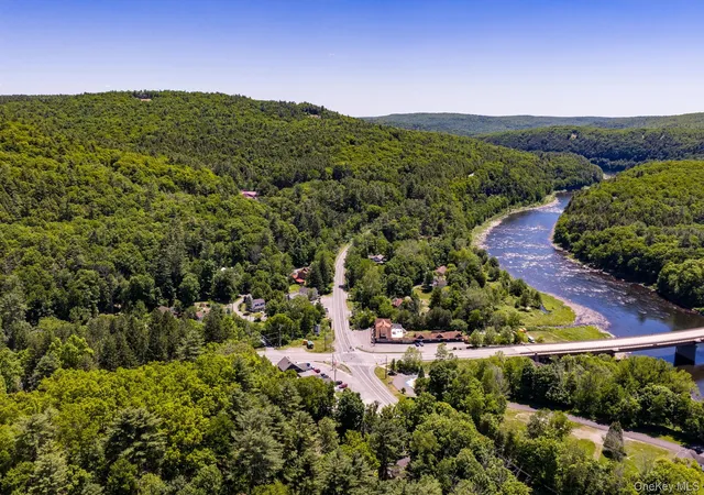 Homes for sale in Highland, NY | 8 River Rd, Highland, NY 12719 | MLS# 936937