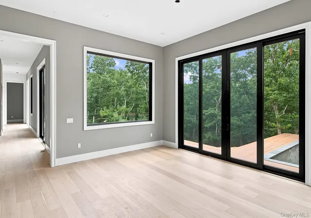 Photo 3 of Single family home for sale at 207 Middle Line Hwy, Southampton, NY 11968 | MLS# 936974 | Listing updated on 2026-08-22