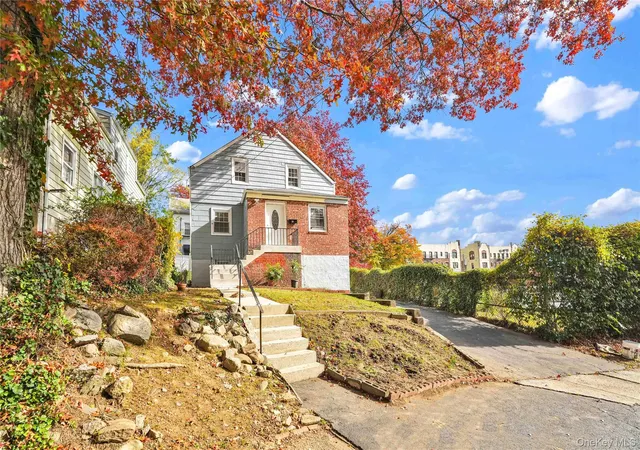 Photo 2 of Sale Pending at 27 Dell Ave, Mount Vernon, NY 10553 | MLS# 936998 | Listing updated on 2025-12-10
