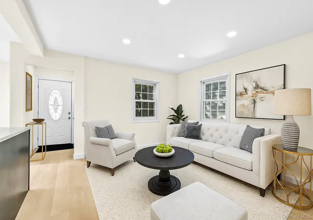 Photo 5 of Sale Pending at 27 Dell Ave, Mount Vernon, NY 10553 | MLS# 936998 | Listing updated on 2025-12-10