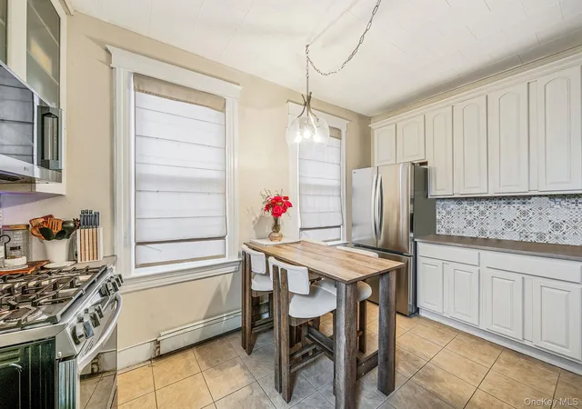 Listing Photo 5 - Condo for sale in building located at 5807 Maspeth Ave, New York, NY 11378
