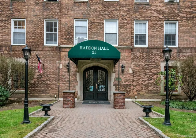 2nd image of 25 Parkview Ave #1H, Yonkers, NY 10708 | MLS# 937159