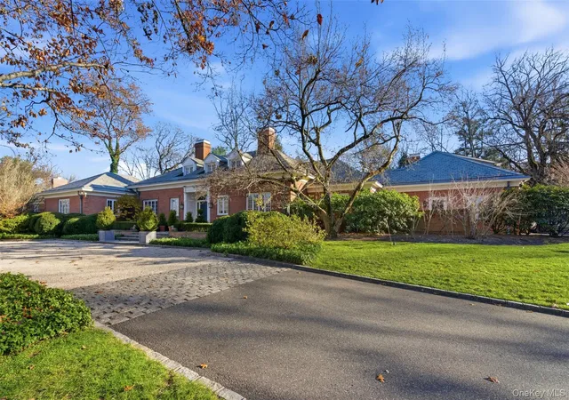 2nd image of 159 Factory Pond Rd, Oyster Bay, NY 11560 | MLS# 937287