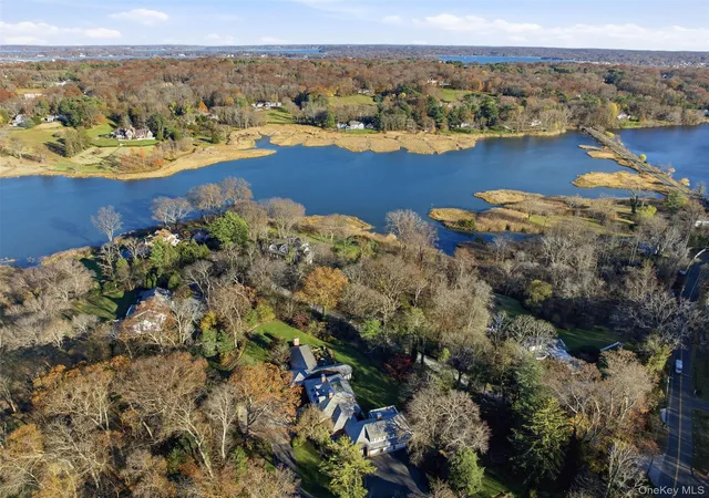 39th image of 159 Factory Pond Rd, Oyster Bay, NY 11560 | MLS# 937287
