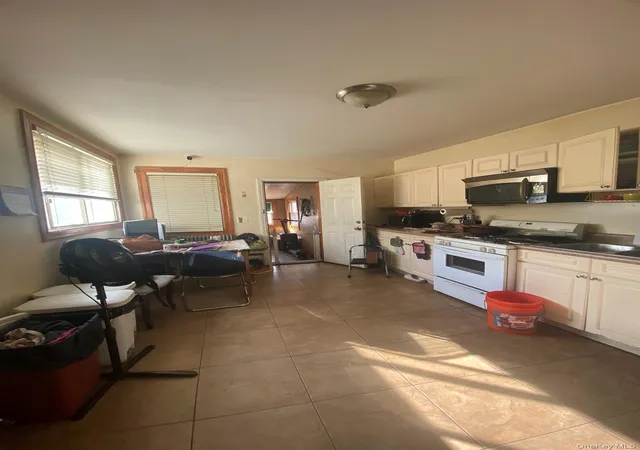 3rd image of 11512 125Th St, South Ozone Park, NY 11420 | MLS# 937309