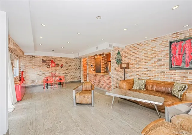 Photo 2 of Condo for sale at 3567 Shore Pkwy #H4A, Brooklyn, NY 11235 | MLS# 937719 | Listing updated on 2026-02-10