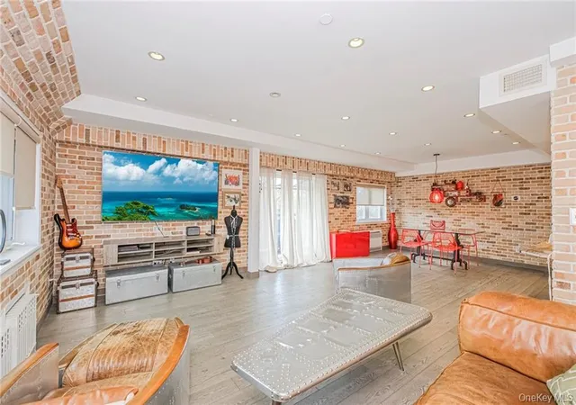 Photo 3 of Condo for sale at 3567 Shore Pkwy #H4A, Brooklyn, NY 11235 | MLS# 937719 | Listing updated on 2026-02-10