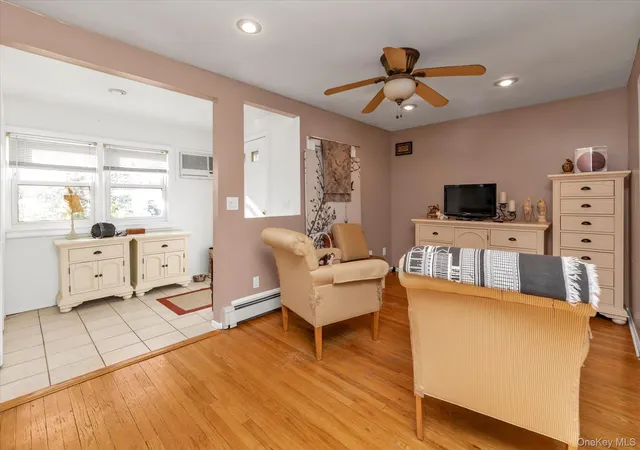 Photo 2 of Single family home for sale at 303 Oak St, South Hempstead, NY 11550 | MLS# 937824 | Listing updated on 2026-10-10
