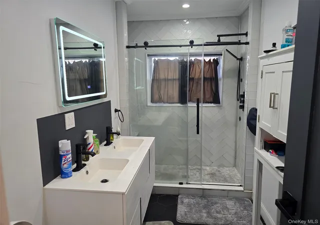 Photo 4 of Single family home for sale at 19201 110th Road, New York, NY 11412 | MLS# 937851 | Listing updated on 2026-08-14