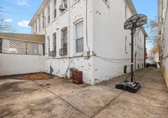 Photo 4 of Sale Pending at 149 Dahill Rd, Brooklyn, NY 11218 | MLS# 937940 | Listing updated on 2025-12-25